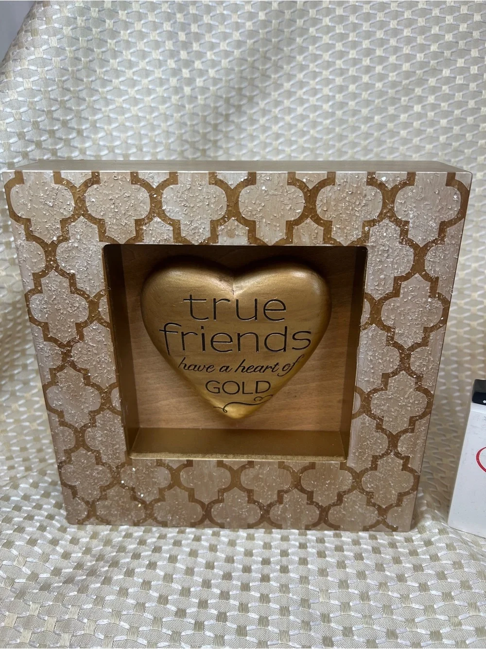 DEMDACO True Friends Have a Heart of Gold Shadow Box Wall Decor 2014